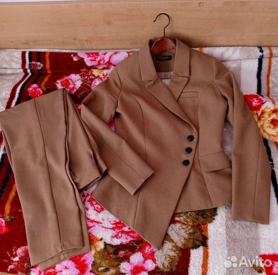 Костюм брючный