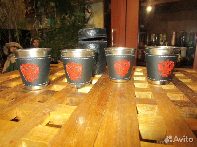 Стопки в кожаном чехле