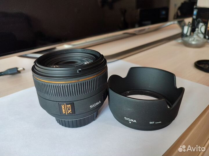 Объектив Sigma AF 30mm f/1.4 EX DC HSM для Nikon