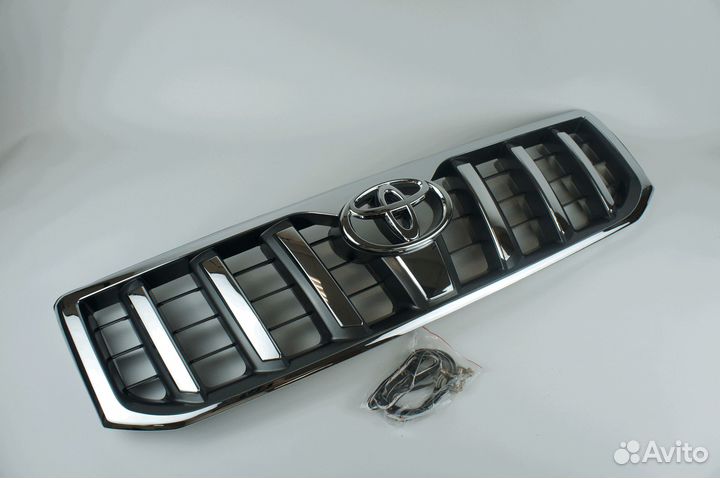 Решетка радиатора Toyota Land Cruiser Prado 120