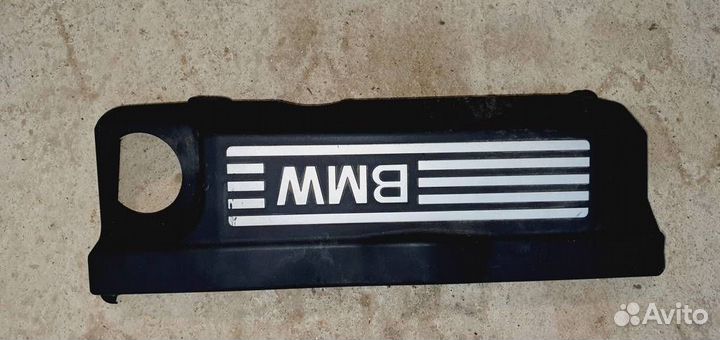 Декоративная накладка двигателя BMW E87