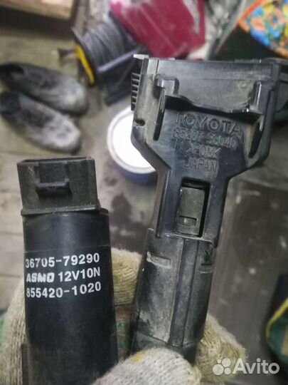 Форсунка омывателя Toyota camry