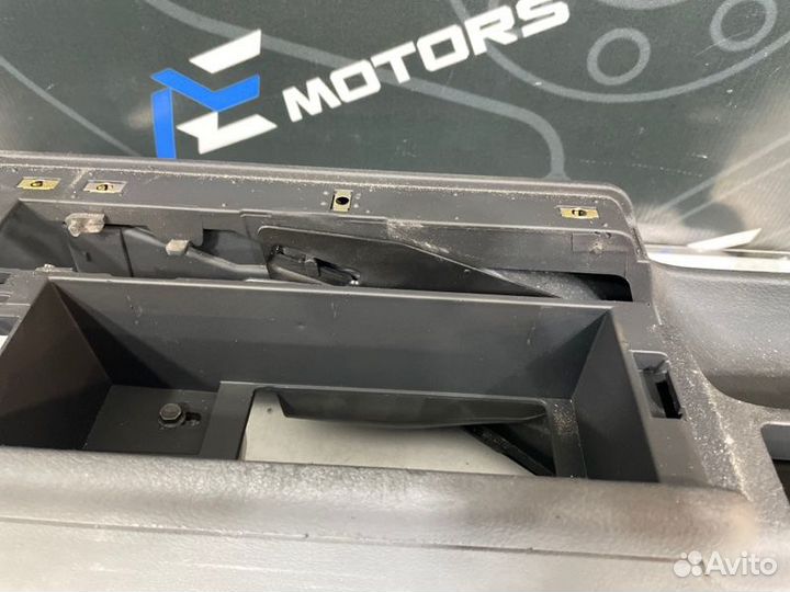 Консоль между сидений Audi A6 C5 BES 2003