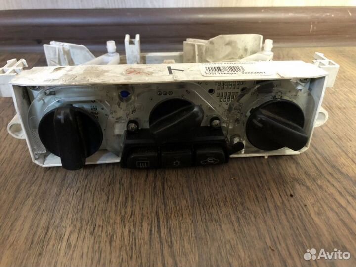 Блок управления климат-контролем Mitsubishi Lancer