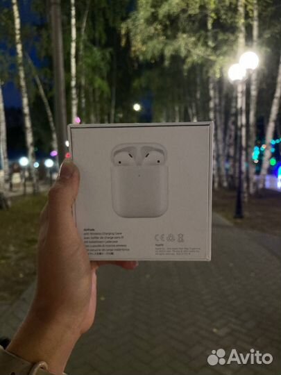 AirPods 2-го поколения + Чехол