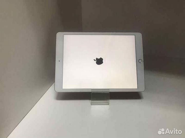 Планшет без SIM-карты Apple iPad 8 2020 Wi-Fi 32GB