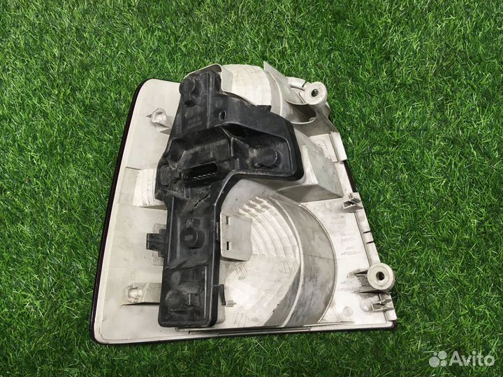 Фонарь задний правый Volkswagen Touran