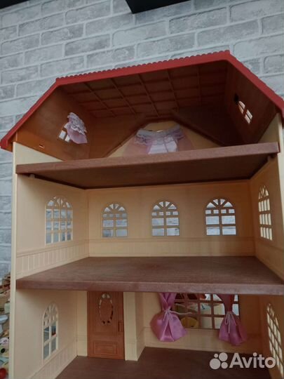 Домик кукольный