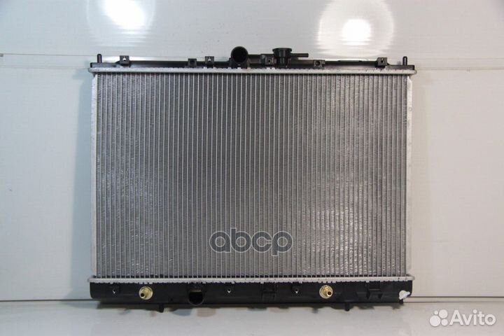 248158J Радиатор охлаждения Mitsubishi Pajero P