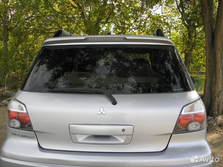 Фонарь задний левый на mitsubishi outlander