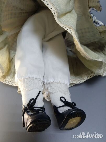 Кукла фарфор и Плюшевый мишка Винтаж