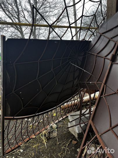 Ворота и заборные секции