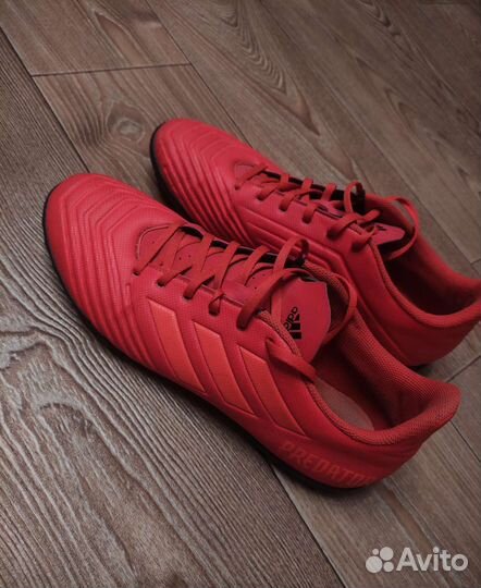 Футбольные бутсы nike predator