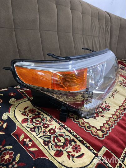 Toyota Land Cruiser 200 фара правая