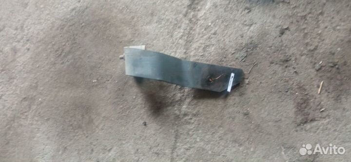 Кронштейн (крепление) радиатора DAF XF 105 2008