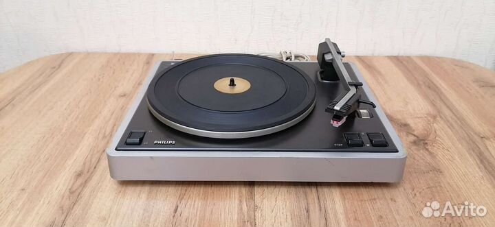 Проигрыватель винила philips 22GA227