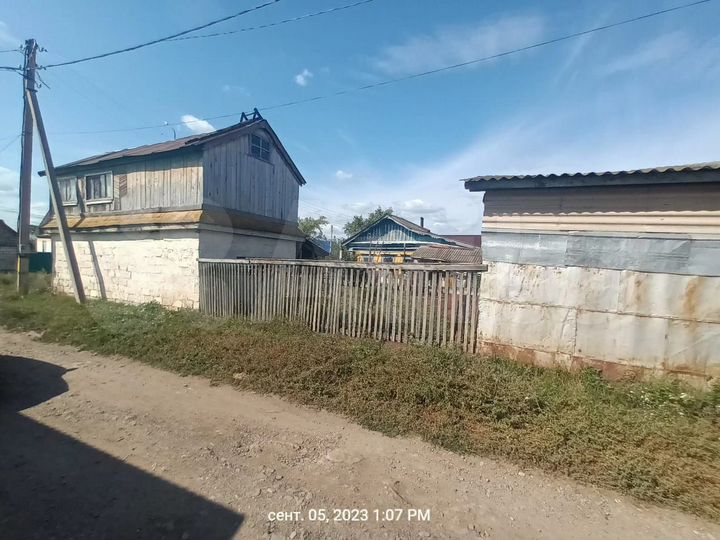 Дом 27 м² на участке 6,3 сот.