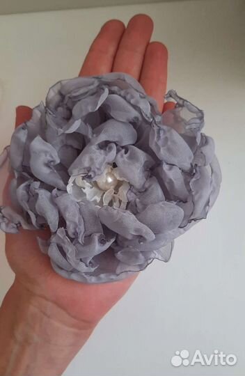 Брошь заколка цветок из ткани