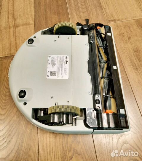 Робот пылесос Neato