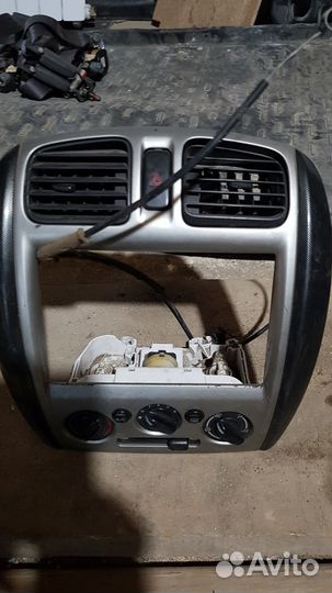 Блок управления отопителем Mazda 323