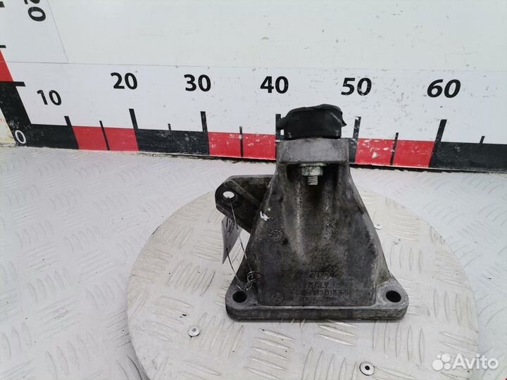Кронштейн двигателя Audi A6 4B/C5 2000 4B0199306C