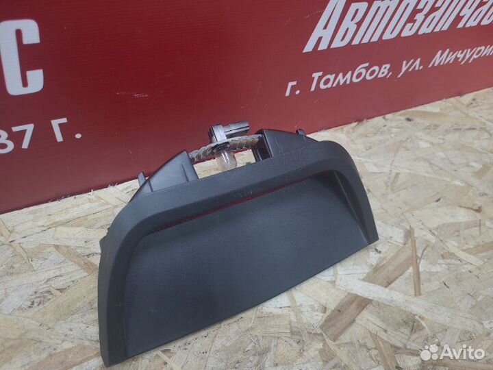 Стоп-сигнал Renault Logan