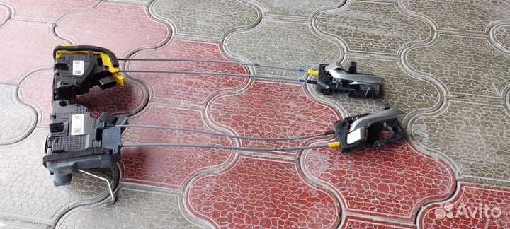 Замок двери Hyundai Solaris 2