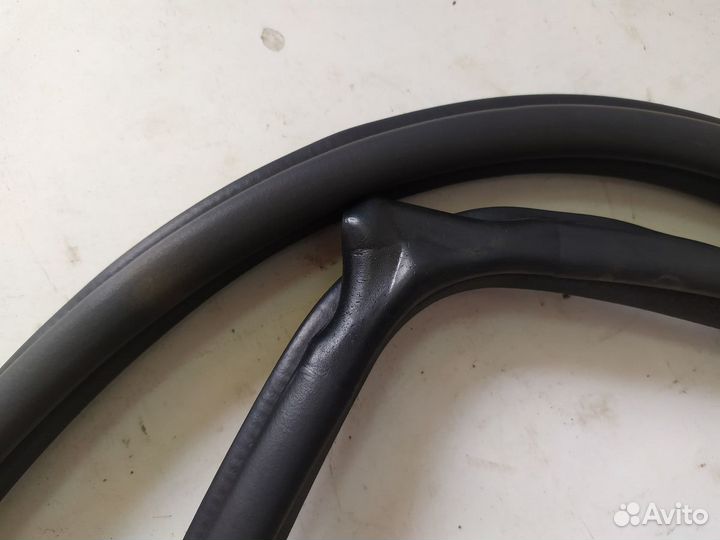 Уплотнитель двери Nissan X-Trail