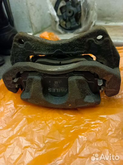 Передние суппорта Mitsubishi lancer 10