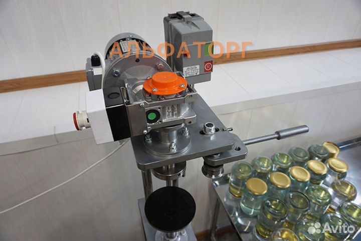 Машина укупорочная для стеклянных банок
