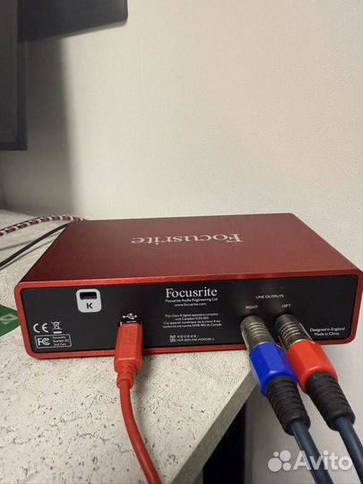 Звуковая карта Focusrite Scarlett 2i2 2th gen