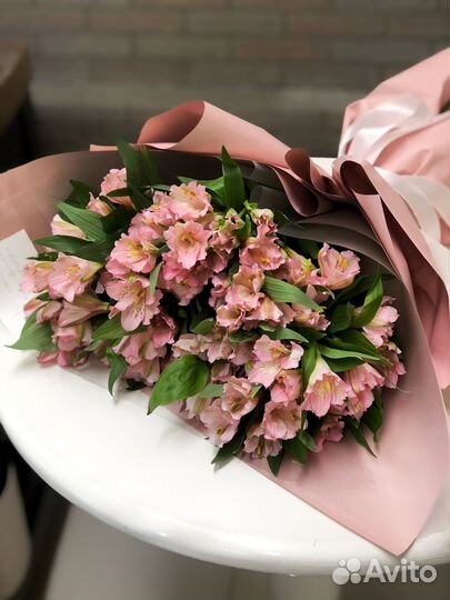 Букет из альстромерий