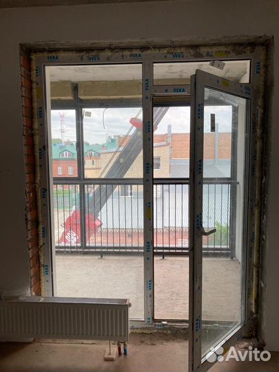 Пластиковая дверь с окном