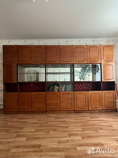 Сервант и Стенка