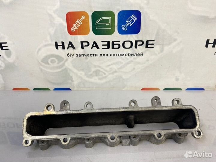 Коллектор впускной правый Toyota Land Cruiser 200