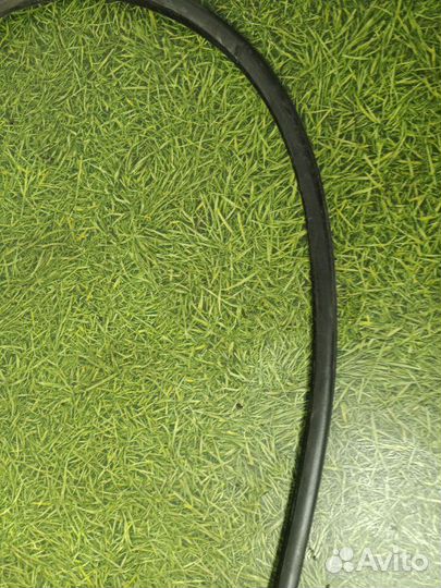 Уплотнительная резинка боковой двери задняя правая