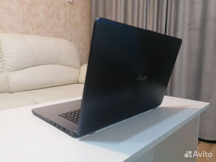 Свежий ноутбук asus 4 ядра 2 видеокарты 17 дюймов