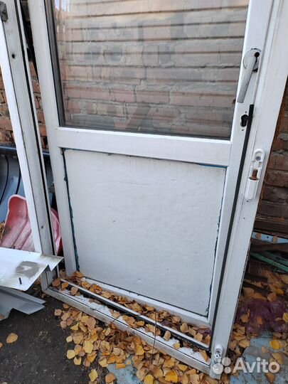 Дверь пластиковая входная