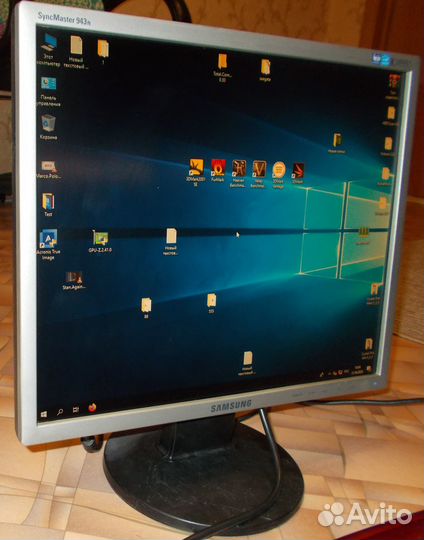 ЖК монитор для работы на 19 дюймов