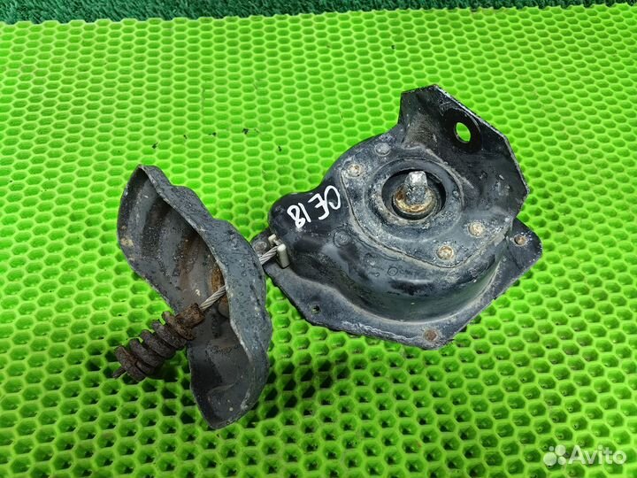 Крепление запаски Cadillac Escalade GMT800