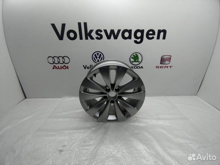 Литой диск R17 Volkswagen 3C8601025A Phoenix