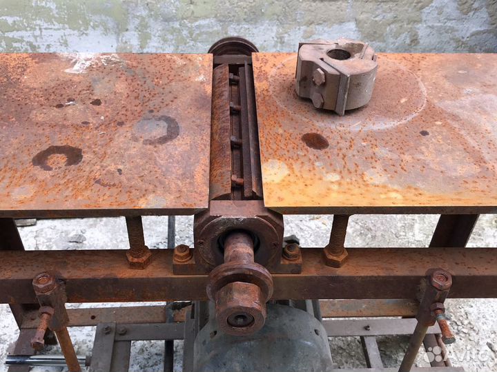 Деревообрабатывающий станок