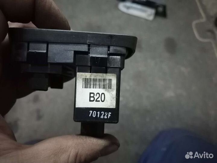 Кнопка корректора фар Hyundai accent 2