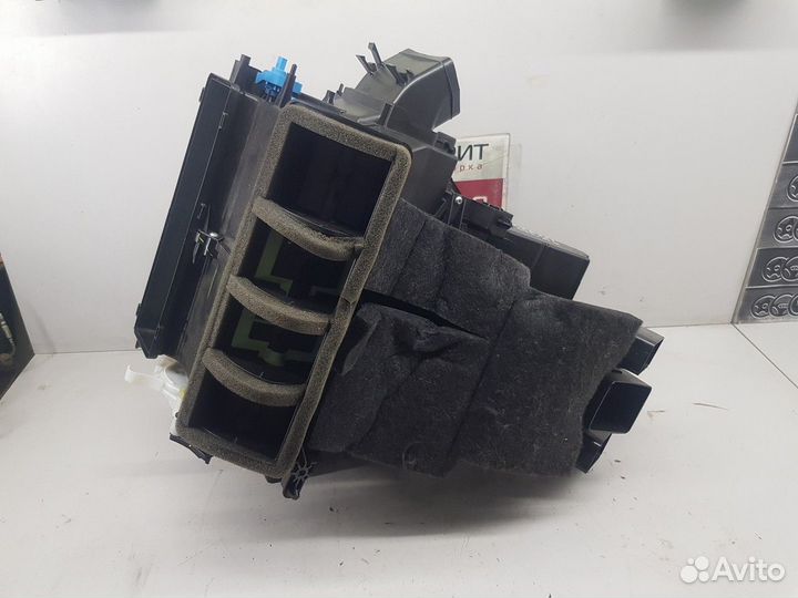 Корпус отопителя (Audi A3)