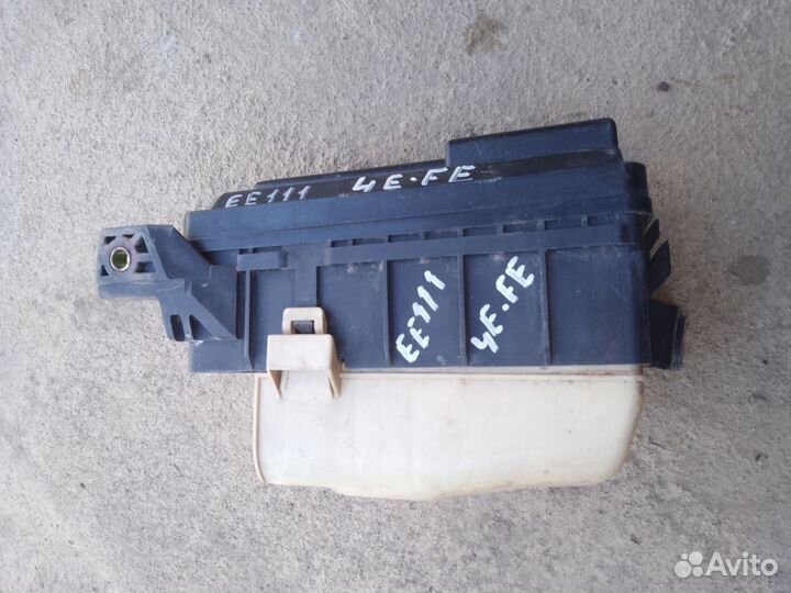 Блок предохранителей Toyota Corolla ee111