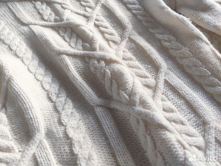 Свитер шерстяной