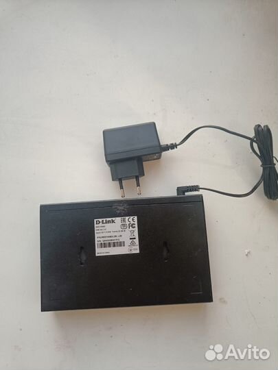 Коммутатор D-Link DES-1008D неуправляемый, настен