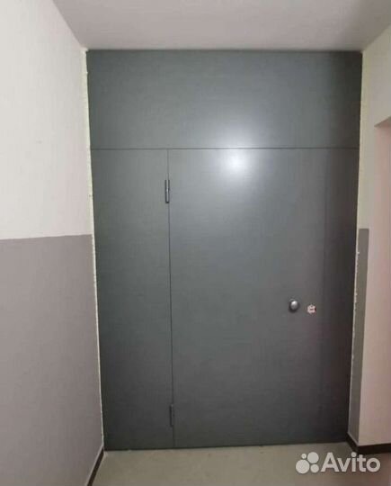 Дверь металлическая тамбурная в карман с замком