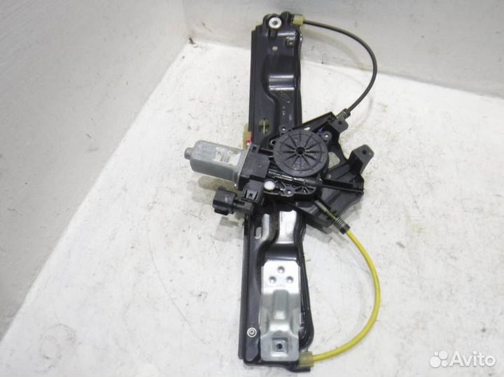 Стеклоподъемник электрический задний левый