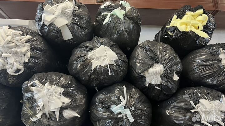 Куски обрезки поролона